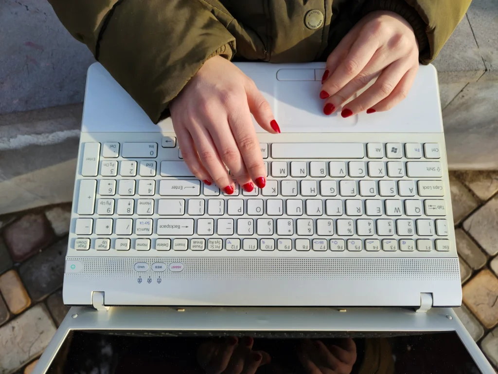 Sell Your Old Laptop or MacBook Before the Semester What It’s Worth in 2026